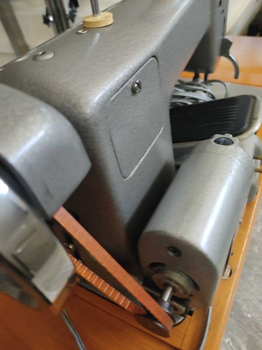 Máquina de costura caseira