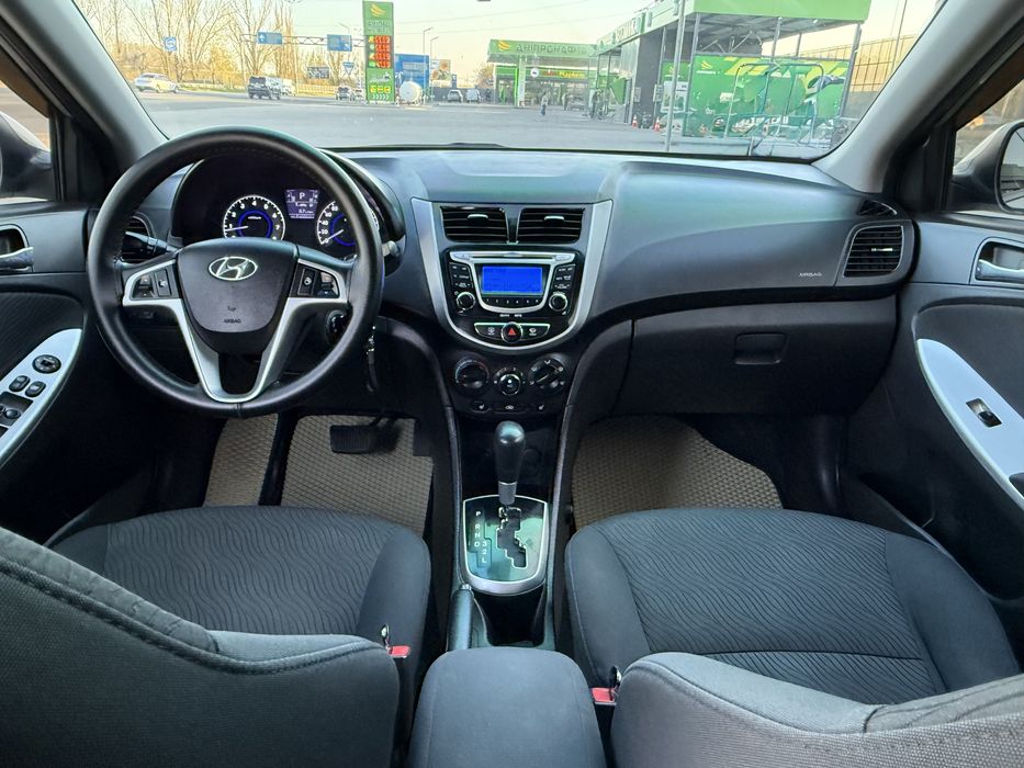 Hyundai Accent 2012