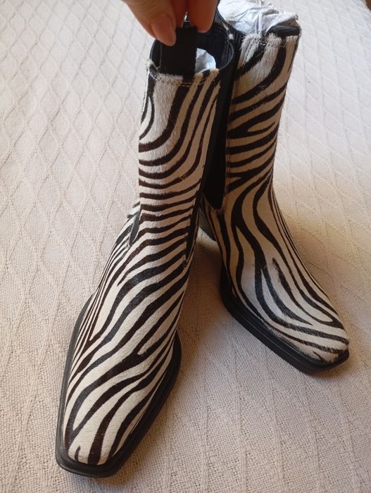 ASOS 39R skórzane botki zebra czarno białe kwadratowym noskiem