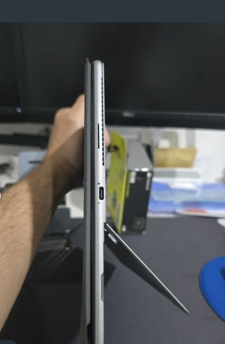 Dell 7320 2-in-1 detachable Intel I7