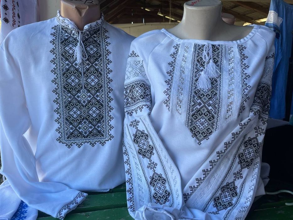 Вишиванки пара чоловіча - жіноча