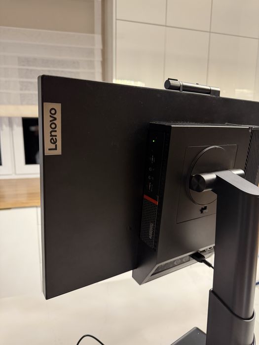 Monitor z komputerem Lenovo ThinkCentre, 8/256GB, i5-6500,  Win 11Pro