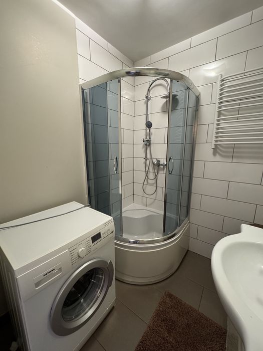 Bezposrednio !!mieszkanie  3 pokoje z balkonem i piwnica!
