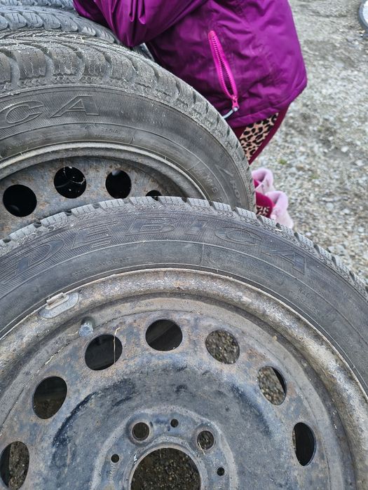 Opony zimowe z felgami BMW E 90