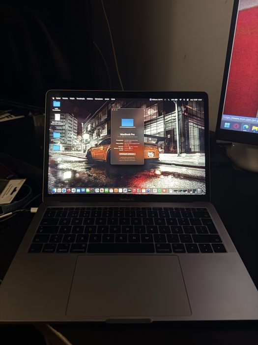 Macbook pro 256gb 8gb ram