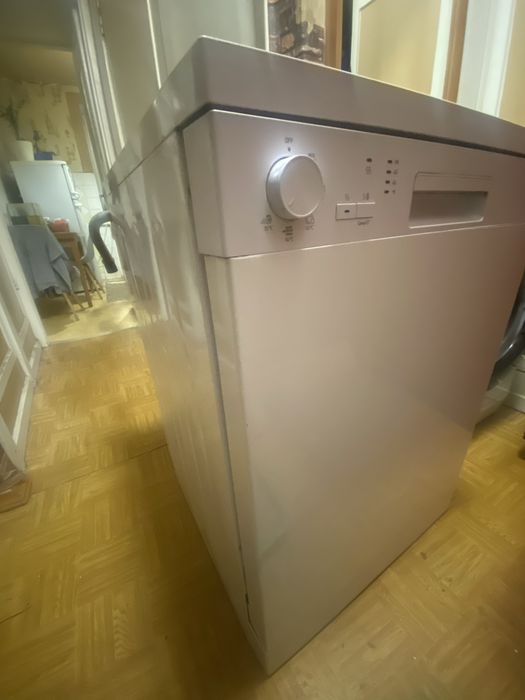 посудомийна машина Beko DFN05211W (60 см)