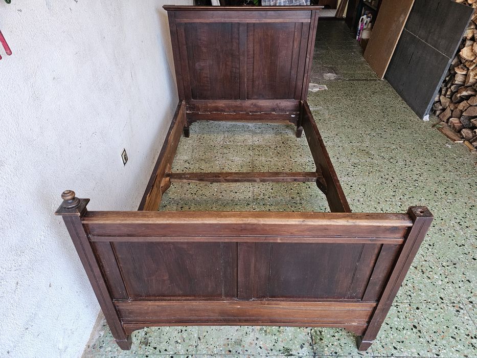Cama antiga madeira maciça