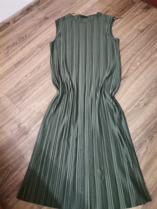Sukienka maksi w idealnym stanie miła bardzo elastyczna rozmiar 2/3xl.