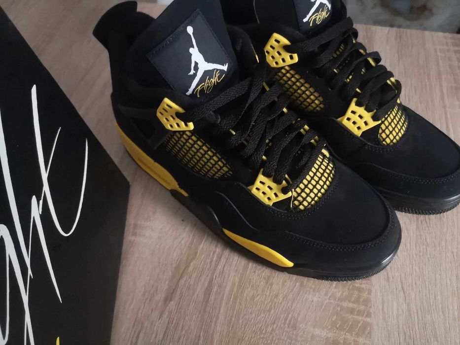 Jordan 4 Retro Thunder r.44