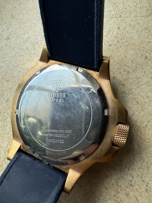 Продам чоловічий годинник Guess W0247G3