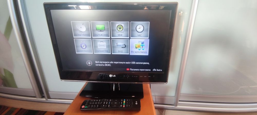 телевізор(монітор) LG