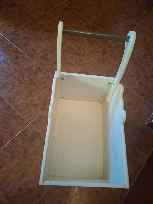 Conjunto de cabide e carro andarilho