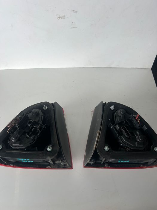 Farolin Seat Leon esquerdo/direito 2001