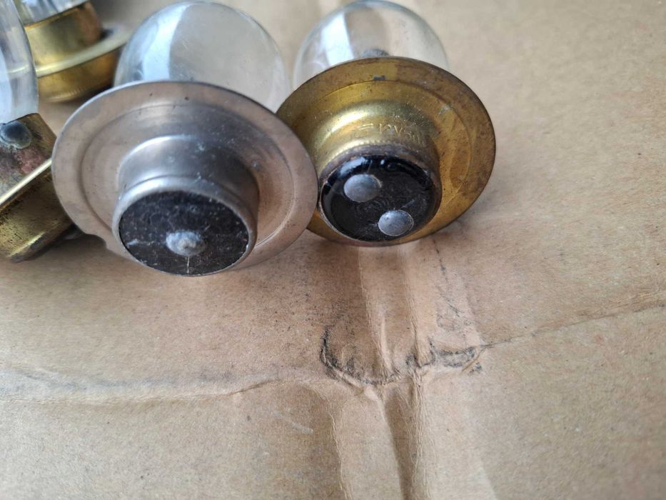 Лампочка 12 вт фара с/г нові