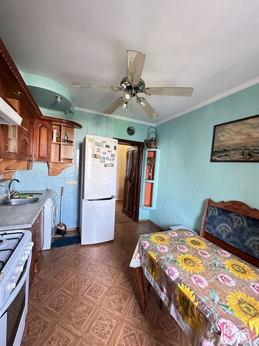 1-К Институт Связи, рядом Рынок