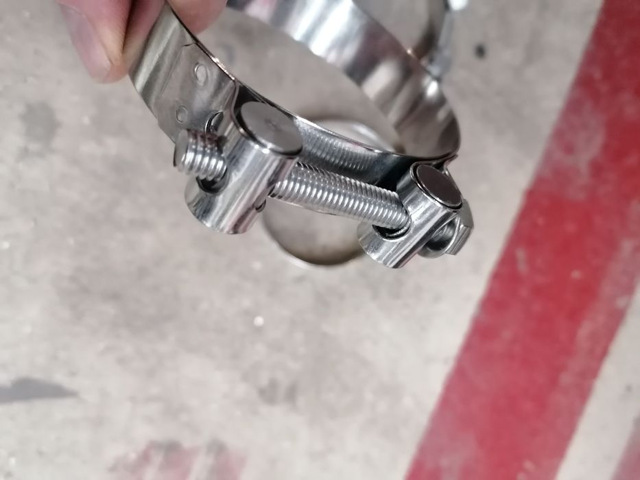 Abraçadeiras de inox resistente para desocupar
