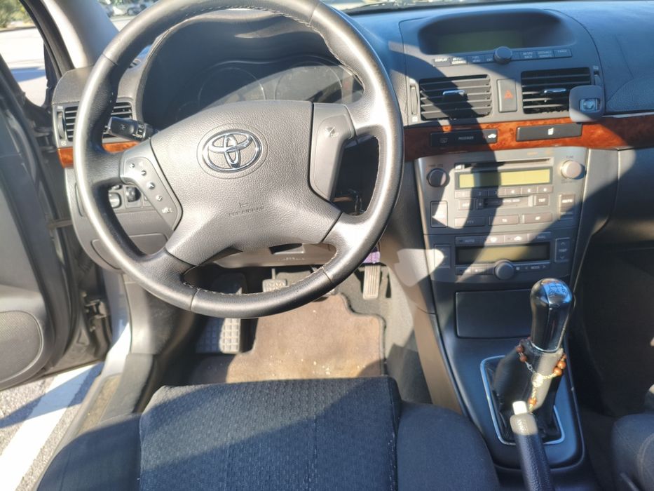 Toyota Avensis Wagon 2.0 D-4D (2004)