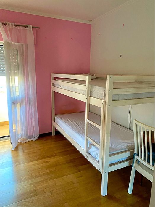 Quarto para arrendar em Trajouce