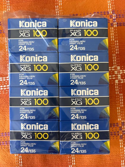 Rolos de filme fotografico expirado de cores