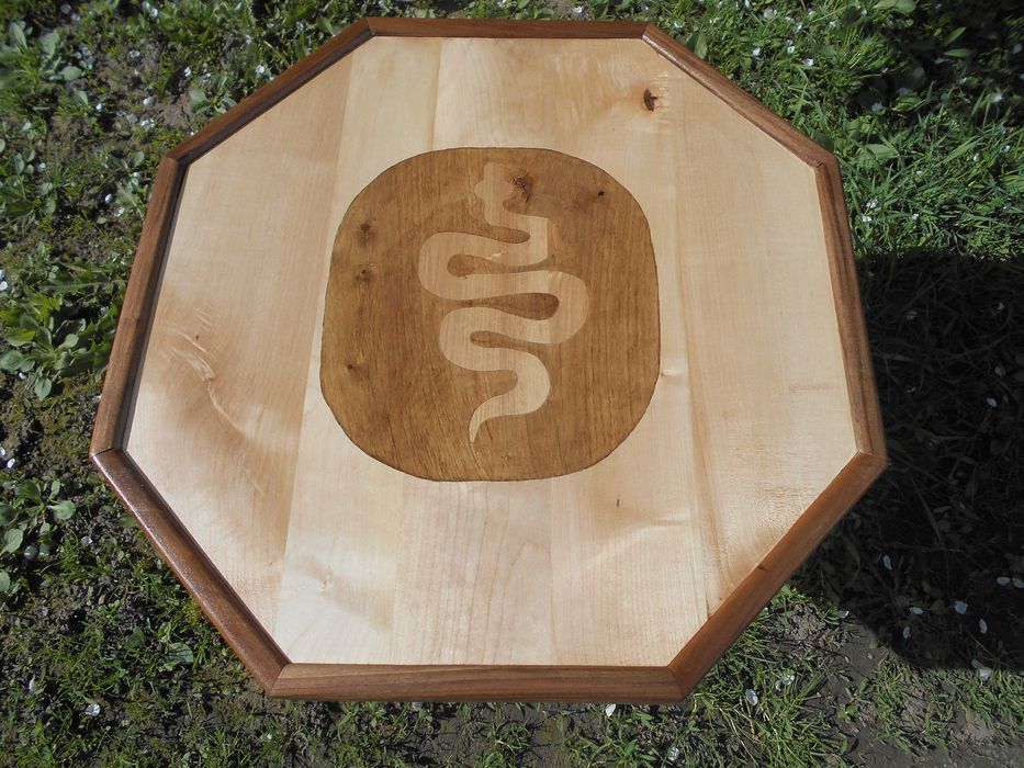 Cтолик  з натурального дерева