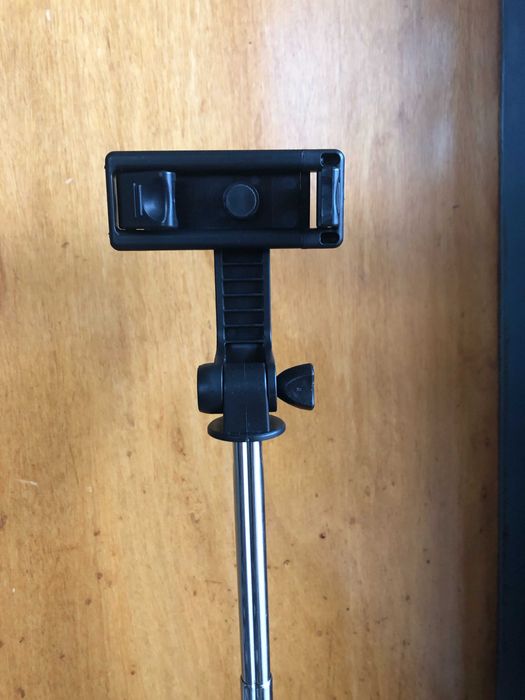 Bastão de selfie universal com comando