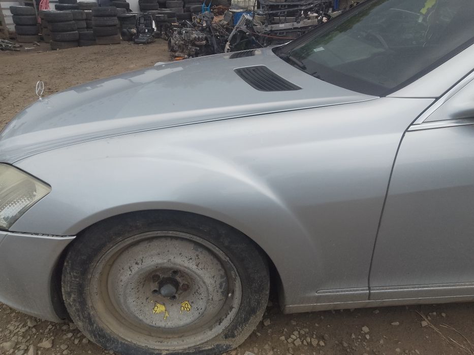 Błotniki lewy przód mercedes w221 S klasa