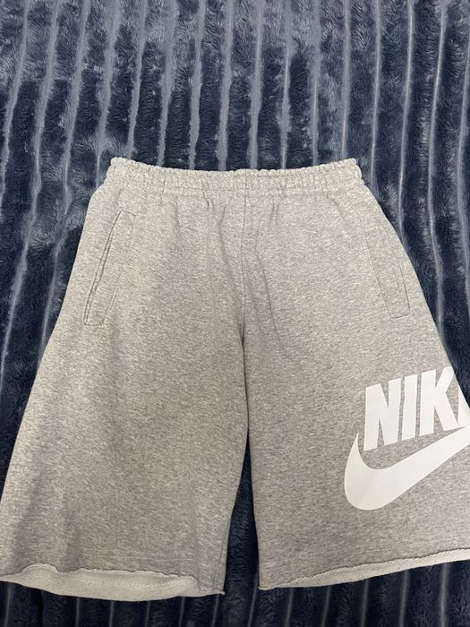 Шорти nike.