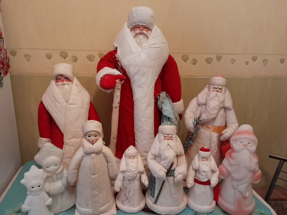 Игрушки на подвесе и прищепках