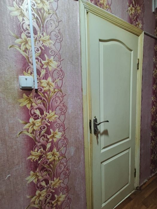 Продам гостинка на Залютино. Капремонт.