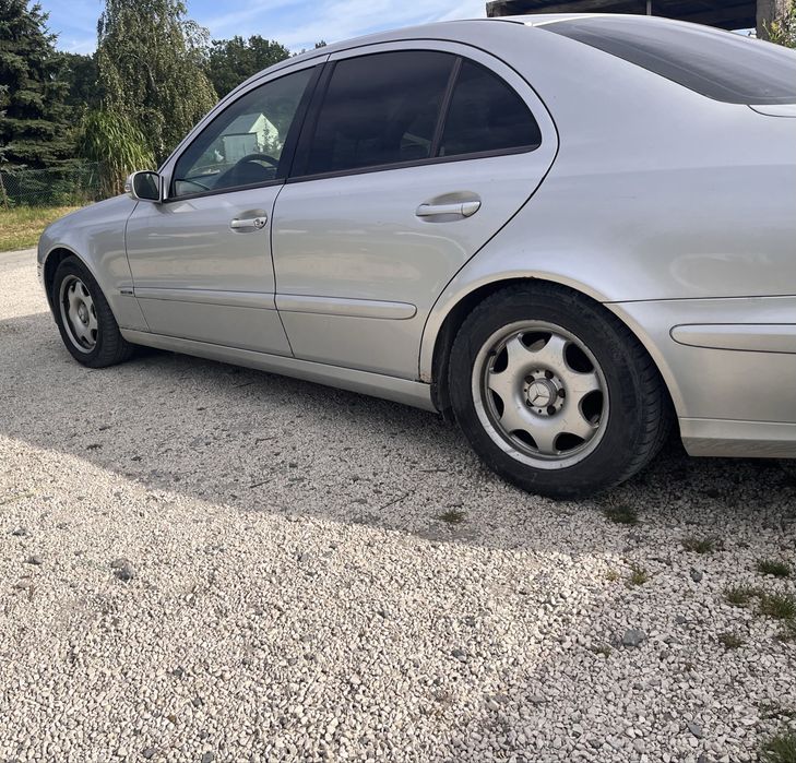 Mercedes w211 e220