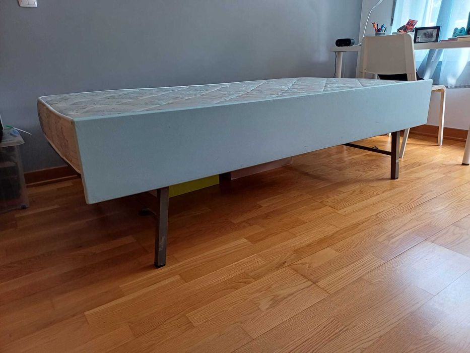 cama com cama extra em gaveta e 2 colchões