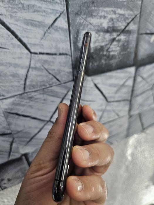 Iphone 11 pro max..64gb