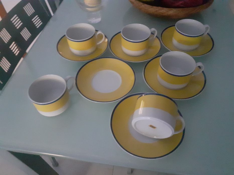 Chavenas de pequeno almoço da vista alegre