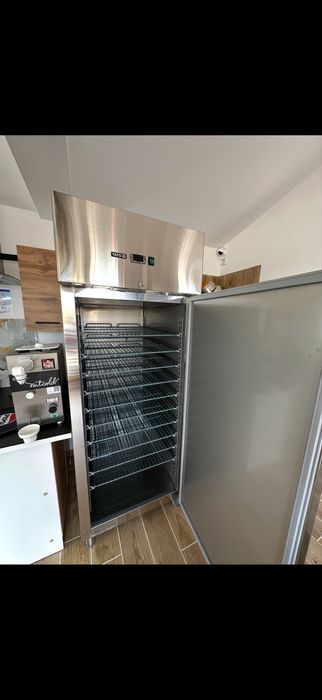 YG-05230 Szafa Chłodnicza Yato 737l