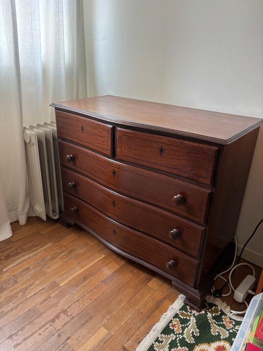 Comoda 100Largura x47Produndiade x 80 altura