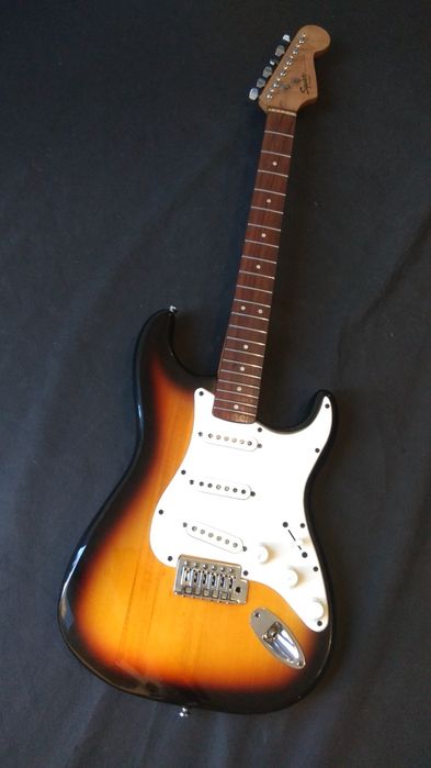FENDER SQUIER bullet stratocaster guitarra eletrica