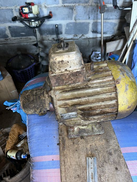 Sprzedam dwa silniki elektryczne trój fazowe