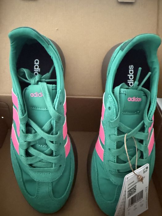 Tennis Adidas ..