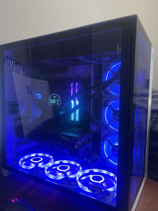 PC Gaming i7 9700K + RTX 2080 Super + Monitor, Keyboard, and Mouse64738621180801121
