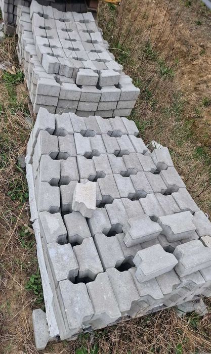 Kostka brukowa  BEHATON 8 cm  połówki , na sztuki