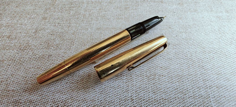 Włoskie pióro wieczne Columbus rolled gold EF flex