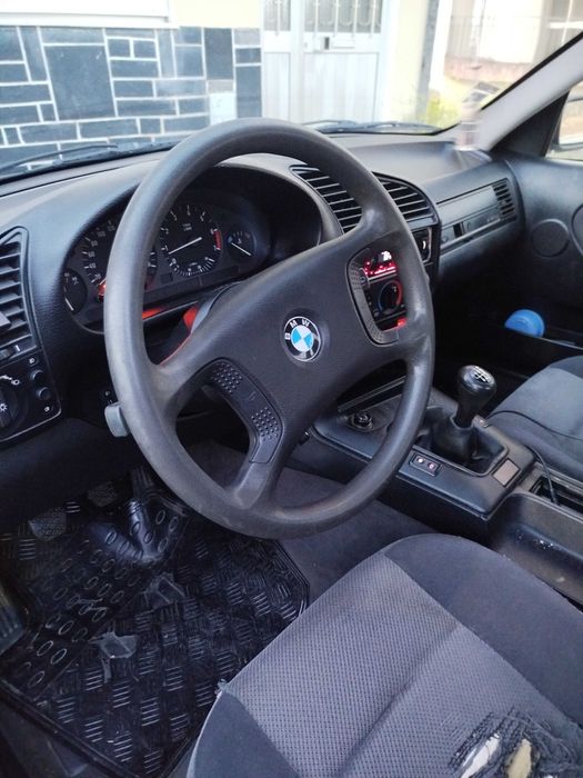 Vendo BMW 318i e36