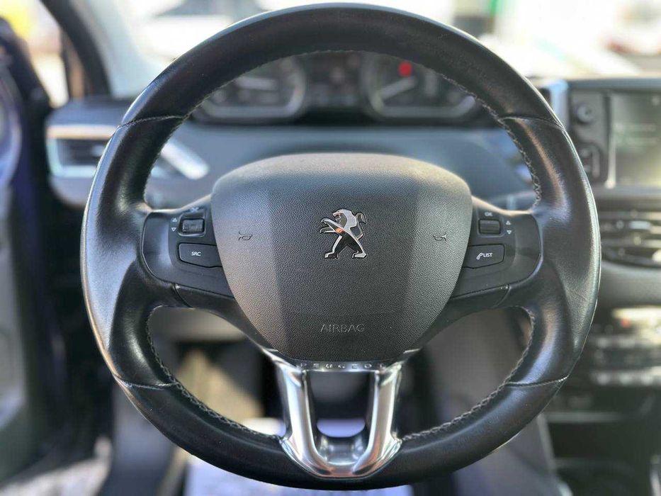 Peugeot 208 2019рік 1.2 Бензин Автомат