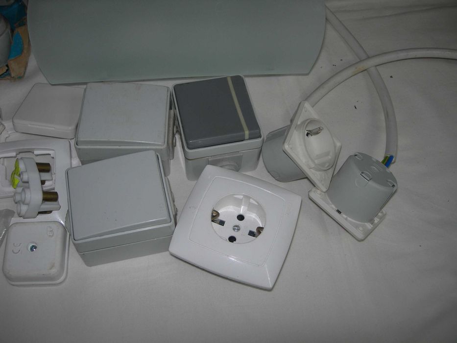 Acessórios elétricos. Lote completo. Preço por tudo.