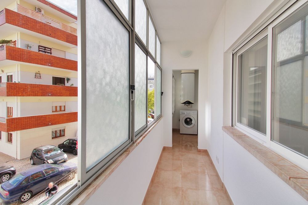 Alugo apartamento T3 no centro do Laranjeiro