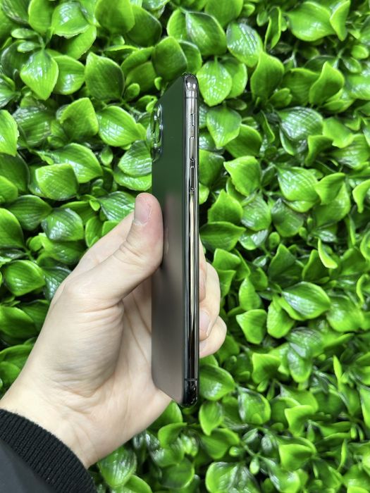 iPhone 11 Pro Max 64 gb акб 84% neverlock телефон айфон чорний
