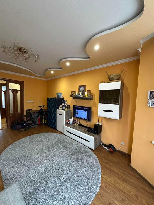 Трикімнатна квартира в районі парку Шевченка