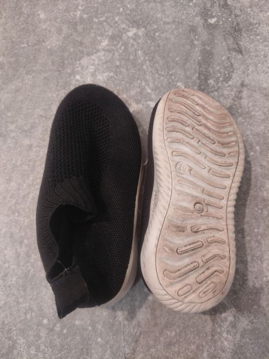Adidasy 29
Stan jak na zdjęciach jak nowe
