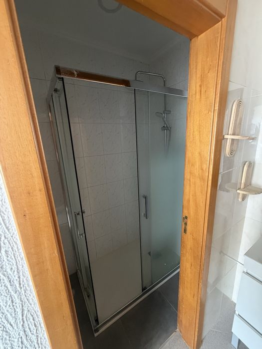 Vendo espaço de 54m2 + garagem, em processo de alteração para habitação em curso. Moinho do Guizo - Amadora