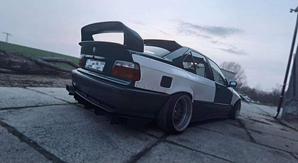 BMW E 36 -felony 6szt Sedan